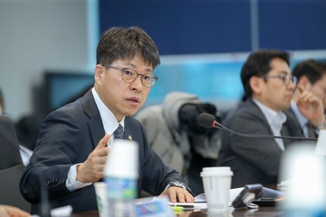 진현환 국토교통부 제1차관은 지난 30일 오후 2시 한국토지주택공사(LH) 경기북부지역본부에서 LH, 지자체 및 SH 등 3개의 지방 주택도시공사와 함께 &lsquo;24년도 공공주택 공급계획을 함께 논의했다.