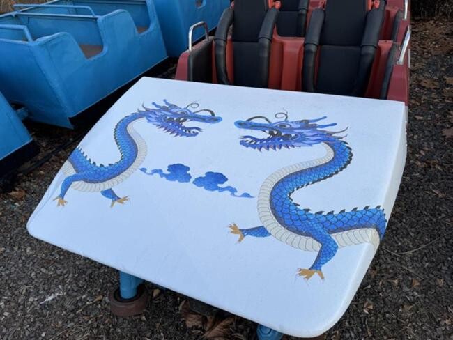 서울어린이대공원 놀이동산 앞 전시된 청룡열차(제공=서울시)