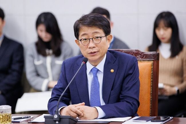 박상우 국토교통부 장관은 지난 5일 오후 2시30분 정부세종청사에서 국민과 함께하는 민생토론회에서 발표한 '교통 분야 3대 혁신+전략'(혁신 전략)'의 구체적인 후속조치 계획을 논의·점검했다.
