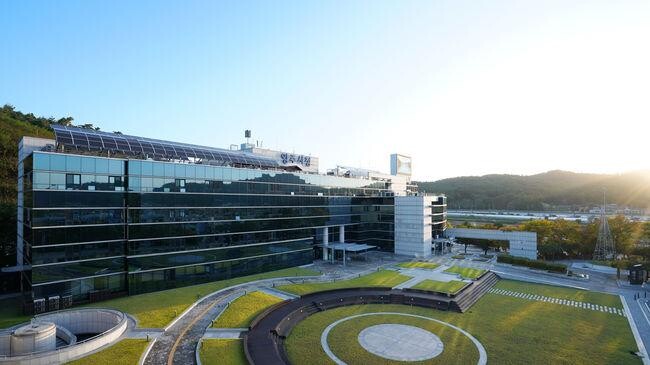 양주시는 ‘미세먼지 불법 배출원 감시체계’를 구축하고 깨끗한 대기환경을 조성하기 위한 ‘미세먼지 불법 배출 민간감시단’을 2월부터 오는 9월까지 운영한다고 밝혔다.