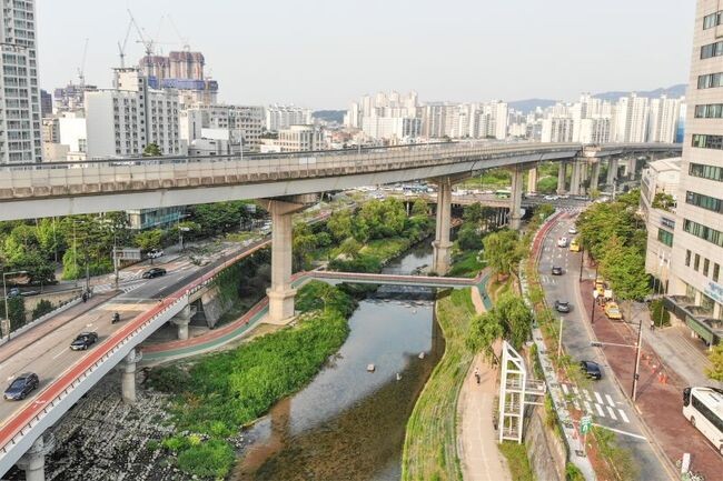 ‘보행․자전거 전용교’ 교량 신설구간 30m(정릉천․청계천 합류부)
