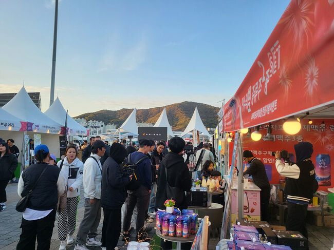 2023년 여수 섬섬와인 스피릿 페스타 전시부스 관람 모습