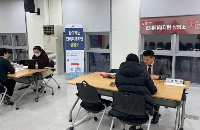 안산시는 전세 피해로 어려움을 겪고 있는 임차인을 위해 '찾아가는 전세피해지원 상담소'를 지난 19일부터 오는 29일까지 운영한다고 20일 밝혔다.
