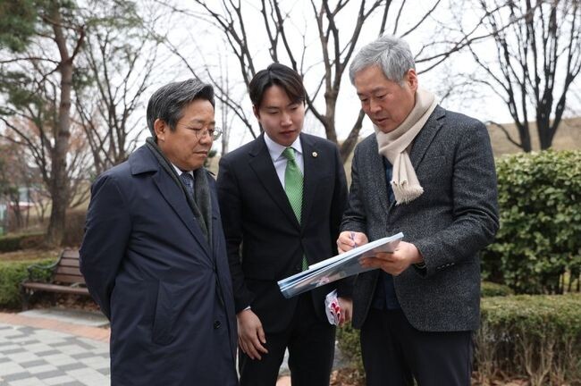 SH공사는 김헌동 사장 등 공사 임직원들이 풍납동을 방문, 모아타운 공공관리 시범사업지 현장을 점검하고 사업 방향을 논의했다고 29일 밝혔다.