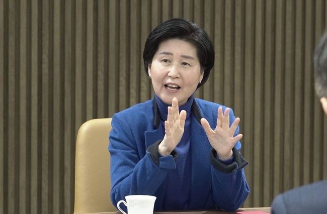 백혜련 회의원(더불어민주당, 경기 수원을)은 7일 성균관대학교 인문사회과학캠퍼스 600주년기념관에서 성균관대 유지범 총장 및 학교법인 임원 등과 면담을 통해, &lsquo;첨단 R&amp;D 사이언스 파크&rsquo;의 진행상황을 점검하고, 성균관대의 협조를 요청했다.