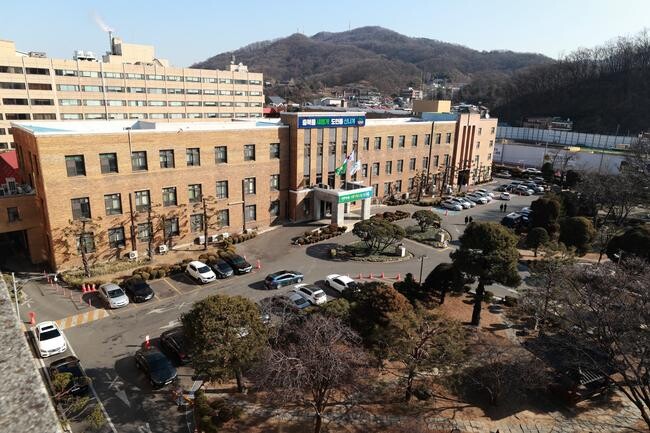 충청북도는 고금리·고물가 현상이 지속되는 가운데, 도내 중소기업의 자금난 해소와 경영안정을 위해 2024년 중소기업육성자금 2차분 1,100억원을 지원한다고 8일 밝혔다.