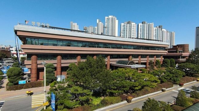 광명시가 관내 소상공인에게 고용보험료를 지원한다고 11일 밝혔다.