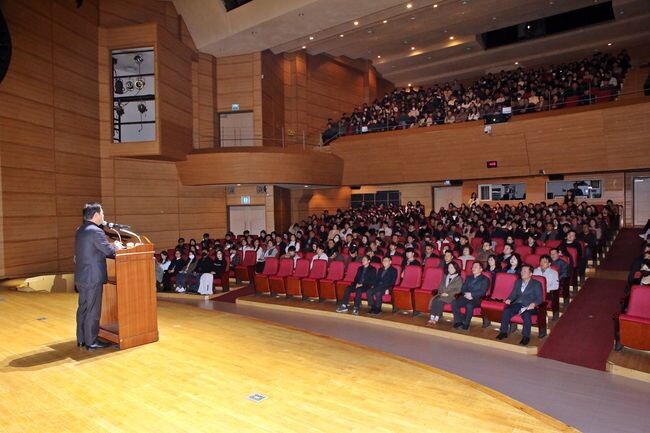 정읍시는 8일 전 직원을 대상으로 안전한 근로환경을 조성하기 위한 중대재해 예방 교육을 실시했다