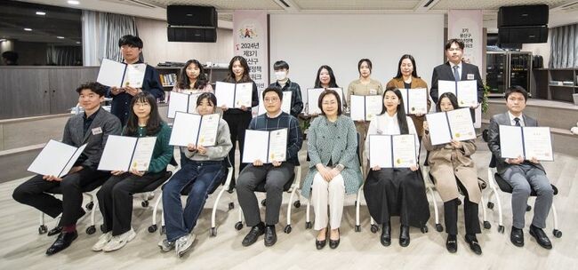서울 용산구(구청장 박희영)가 지난달 27일 용산청년지음에서 용산구 청년 33명이 참석한 오리엔테이션을 시작으로 2024년도 '제3기 용산구 청년정책네트워크'를 운영한다.