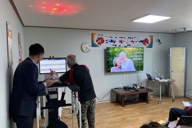 서울 강서구는 오는 4월까지 지역 내 경로당 12곳을 스마트 경로당으로 조성한다고 밝혔다.