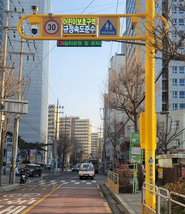 금천구(구청장 유성훈)는 서울시의 '통합안전 스마트폴 구축 공모사업'에 선정됐다고 밝혔다.