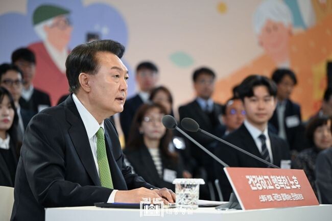 정부는 21일 강원도 원주시에서 '국민과 함께하는 민생토론회 : 스물두 번째, 건강하고 행복한 노후'를 개최했다.&nbsp;