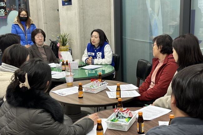 더불어민주당 대전 유성구을 황정아 국회의원 후보가 22일 &lsquo;우리동네 맞춤형&rsquo; 동별 공약을 발표했다. 북대전 일대 악취 문제 해결을 위한 대책도 약속했다.