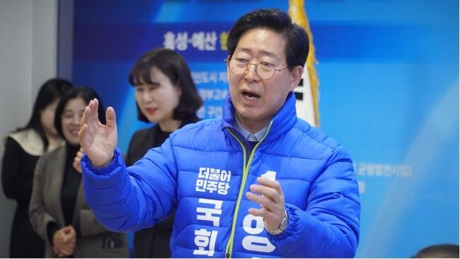 양승조 후보는 23일 선거사무소 개소식을 갖고, &quot;힘 있는 5선이 되어 다 함께 잘사는 예산&middot;홍성 만들어 나가겠다&quot;고 밝혔다.&nbsp;