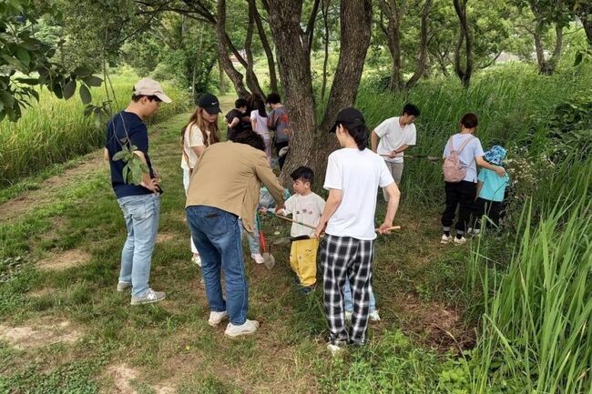 하동군지리산생태과학관은 오는 4월부터 10월까지 어린이 가족을 대상으로 하동의 청정 자연환경 속에서 즐길 수 있는 다양한 생태체험·관광 프로그램을 운영한다고 25일 밝혔다.