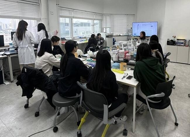 대구시교육청(교육감 강은희)은 우리 지역 고등학생들에게 각자의 진로와 적성에 맞는 다양하고 깊이 있는 학습을 경험할 수 있도록 지원하기 위해 고교-대학 연계 '꿈창작 캠퍼스'를 운영한다고 26일 밝혔다.