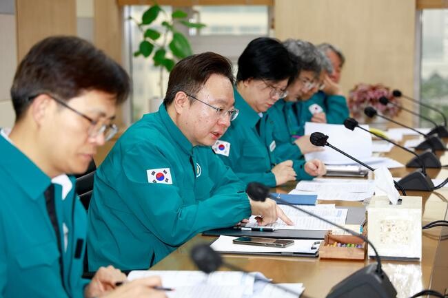 보건복지부는 28일(목) 9시 의사 집단행동 중앙사고수습본부(본부장: 보건복지부장관) 제23차 회의를 조규홍 본부장 주재로 개최했다.