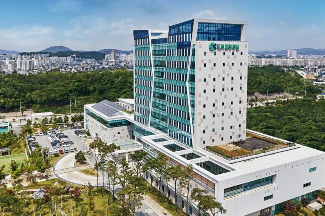 도로교통공단은 배달종사자를 대상으로 한 교통안전교육을 올해 더욱 확대해 이륜차 교통사고 감소에 기여하겠다고 밝혔다.
