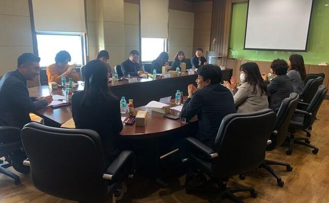 충주시는 4일 &lsquo;청년 일자리 지원을 위한 네트워크 강화&rsquo;를 위해 관내 6개 학교와 간담회를 진행했다.