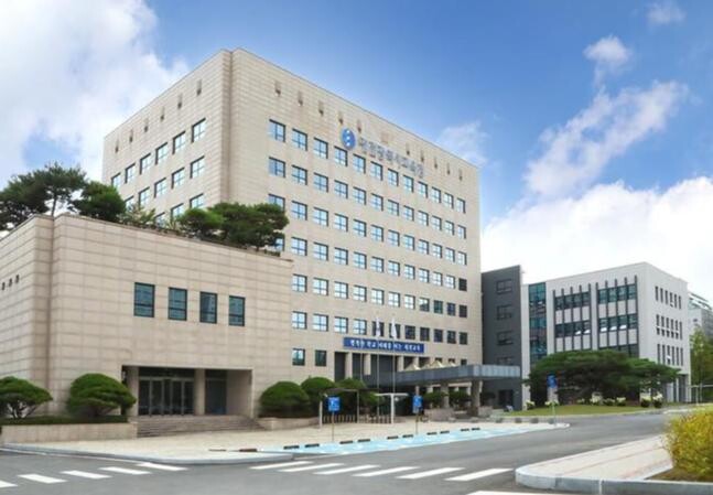 대전광역시교육청(교육감 설동호)은 4월 8일(월)부터 19일(금)까지 초등교원의 기초수학 지도 역량 강화를 위한 초등 기초수학교육 전문가 양성 직무연수를 개설․운영한다고 밝혔다.