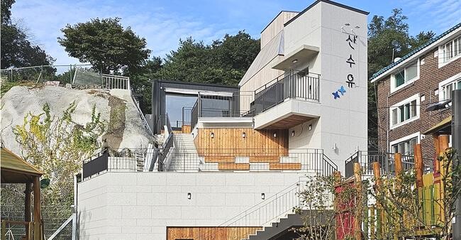 숲속 북카페 산‵수유 전경&nbsp;