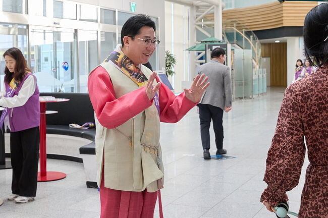아산시 공직자, 정부세종청사서 &lsquo;제63회 이순신축제&rsquo; 홍보전 펼쳐