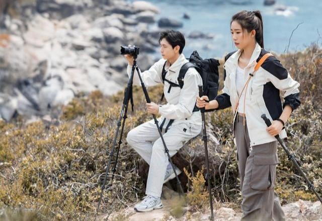 울란지(Ulanzi)가 신제품 하이킹 스틱 겸용 삼각대 &lsquo;TT35&rsquo;를 출시했다.&nbsp;