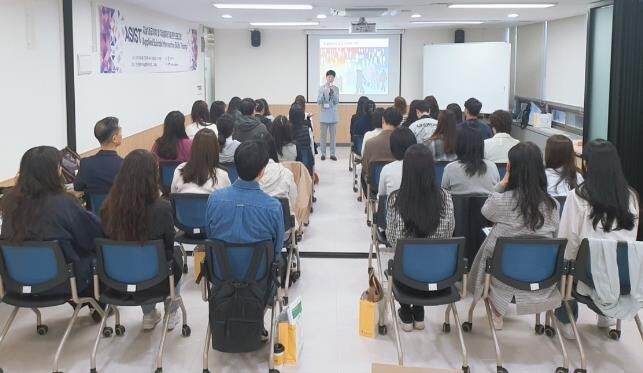 인천광역시는 지난 4월 25일과 26일 양일간 자살예방 전담인력 대상으로 '실용적 자살 중재 능력 훈련(Applied Suicide Intervention Skills Training·이하 ASIST)'교육을 실시했다고 밝혔다.