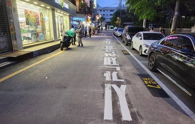 서울 용산구가 내달 1일부터 이촌종합시장 주변 거주자우선주차장을 노상공영주차장으로 전환해 운영한다.&nbsp;