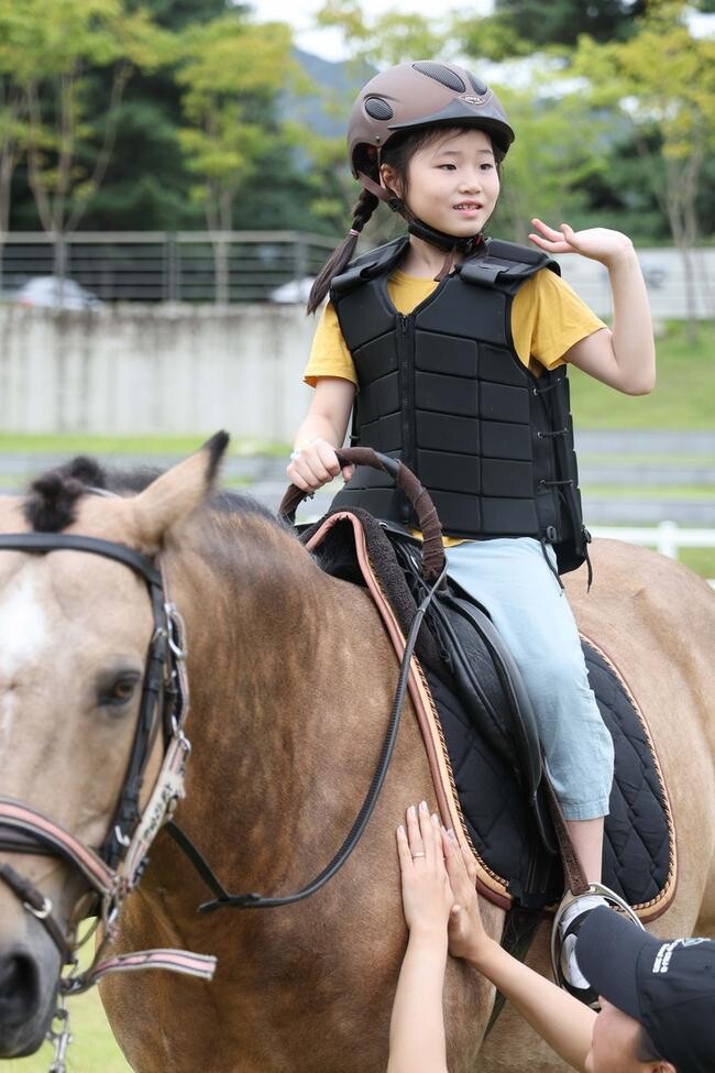 농림축산식품부와 한국마사회는 도시 거주민들을 위해 무료 승마체험 행사를 5월 11일(토)부터 6월 16일(일)까지 6주간 개최한다.
