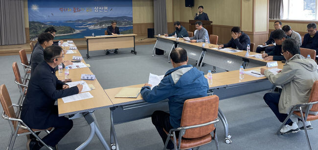 지난달 24일 삼산면에서 열린 &lsquo;제7회 섬의 날&rsquo; 국가행사 유치 &lsquo;찾아가는 간담회&rsquo; 모습
