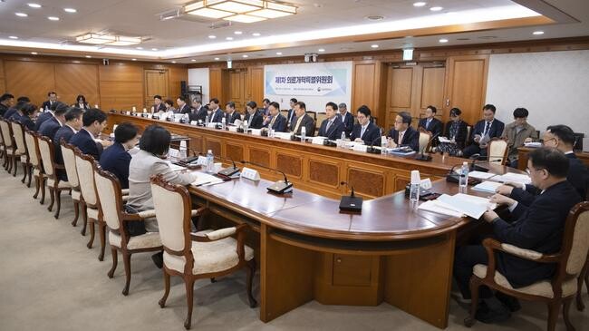 지난 &nbsp;4월 25일(목) 10시 정부서울청사에서 열린 제1차 의료개혁특별위원회 개최 모습.&nbsp;&nbsp;