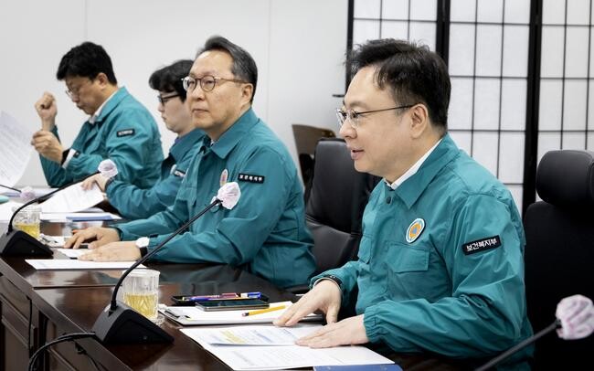 지난 16일 조규홍 본부장이 '의사 집단행동 중앙사고수습본부' 제45차 회의를 주재하고 있다.