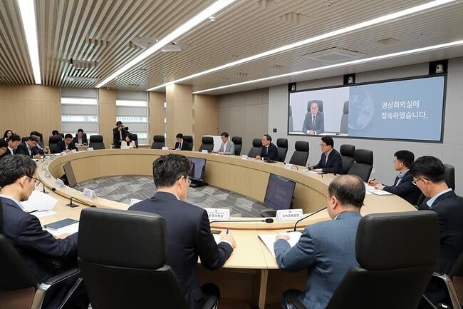 고기동 행정안전부 차관이 27일 오전 세종시 도움로 정부세종청사 중앙동 영상회의실에서 열린 '지방물가 안정관리 지역 물가책임관 회의'에 참석해 모두발언을 하고 있다. 