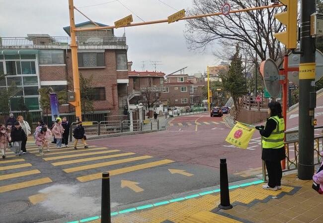 금천구, 안전 등굣길 위해 안전지킴이 22명 배치