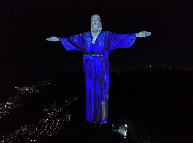 브라질 리우 예수상 “진주실크 한복 입다!”