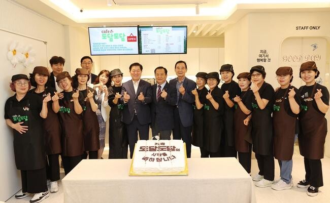 광명종합사회복지관에 친환경 스마트팜 카페 도담도담 문 열어