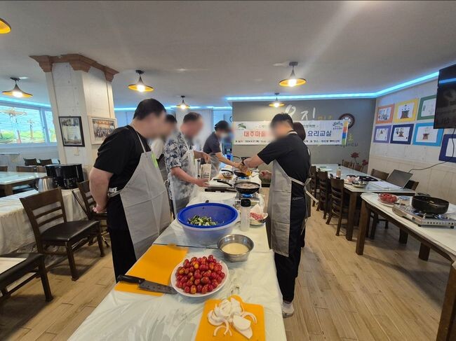 요리교실에 참여한 중장년 1인 가구