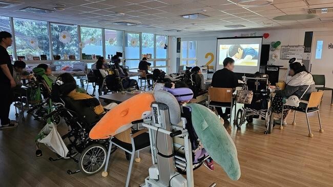 마포구, '장애인도 편리하게' 문턱 확 낮춘 도서관 호평