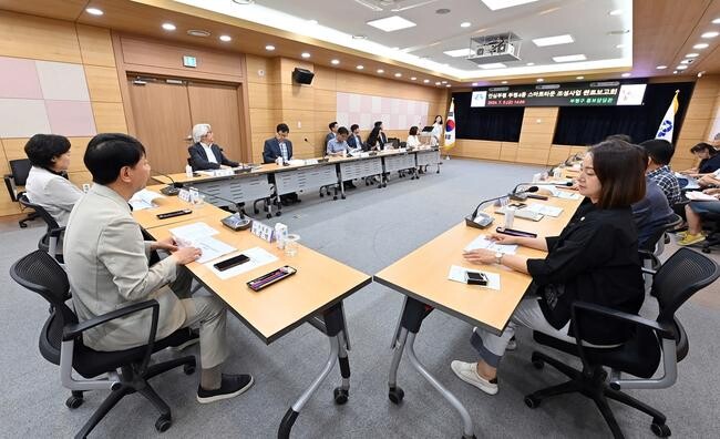 부평구는 지난 5일 '안심부평 부평4동 스마트타운 조성사업 완료보고회'를 개최했다.