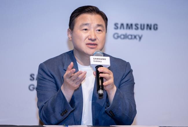 삼성전자 MX사업부장 노태문 사장이 7월 10일(현지시간) 프랑스 파리에서 &lsquo;삼성 갤럭시 언팩&rsquo; 행사 직후 국내 기자간담회를 진행하고 있다.