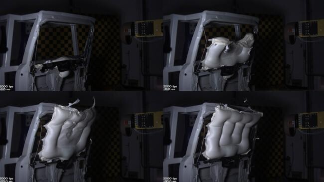 현대모비스는 차 문에 장착해 아래에서 위로 펼쳐지는 &lsquo;도어 장착형(Door Mounted) 커튼에어백&rsquo;과 에어백 하단부의 지지력만으로 충격을 흡수하는 &lsquo;자립형(Self-Support) 동승석에어백&rsquo;을 세계 최초로 개발했다고 18일 밝혔다.&nbsp;