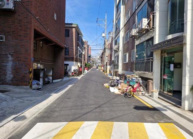 양천구, 경사로 미끄럼방지 포장해 운전자와 보행자 안전 지킨다