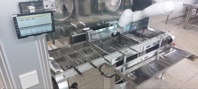 대구시교육청, 대구 첫 학교급식형 튀김로봇 도입 시연회 개최