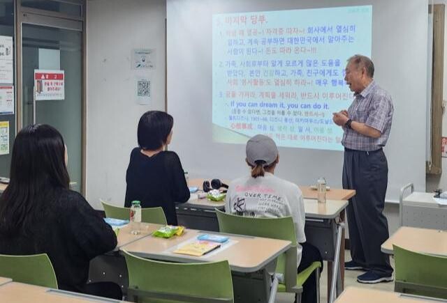 서울특별시학교밖청소년지원센터(이하 센터, 센터장 서현철)가 학교 밖 청소년의 다양한 진로&middot;직업 멘토링 활동 및 성장 지원을 위해 대한민국명장과 함께하는 오픈멘토링(이하 오픈멘토링)을 운영한다.