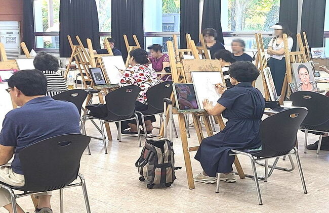 영등포문화학교에서 진행하는 ‘드로잉스케치’ 수업