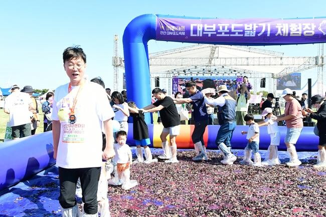 이틀간 2만 3천 명이 달콤한 포도에 흠뻑&hellip;안산 대부포도 축제 성료