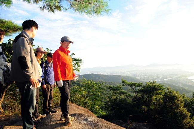 구리시, '안전한 산행' 위한 아차산 등산로 정비 추진