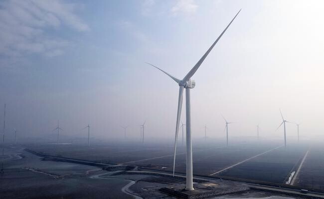 두산에너빌리티는 2005년부터 해상풍력 사업을 시작해 현재 3.3MW, 5.5MW, 8MW 모델을 보유하고 있으며, 국내 유일의 해상풍력 공급·운영 실적을 갖고 있다. 사진은 8MW 해상풍력발전기 (자료사진)
