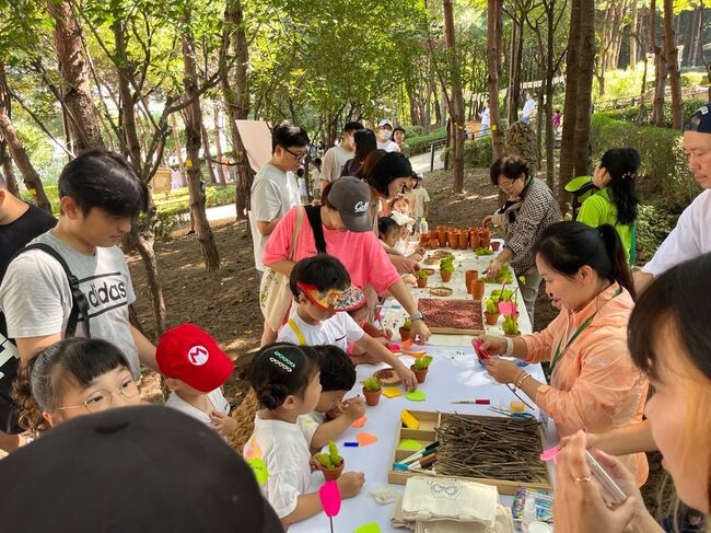 2023년 진행된 제10회 유아숲 가족축제 진행 사진